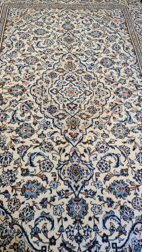 Kashan Persian Rugs – Premium Handmade Cream Wool Rug for Elegant Homes