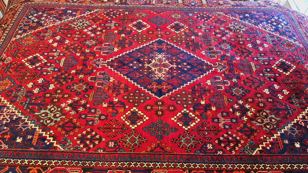 Handmade Persian Kashkai Rug (215 X 300 CM)