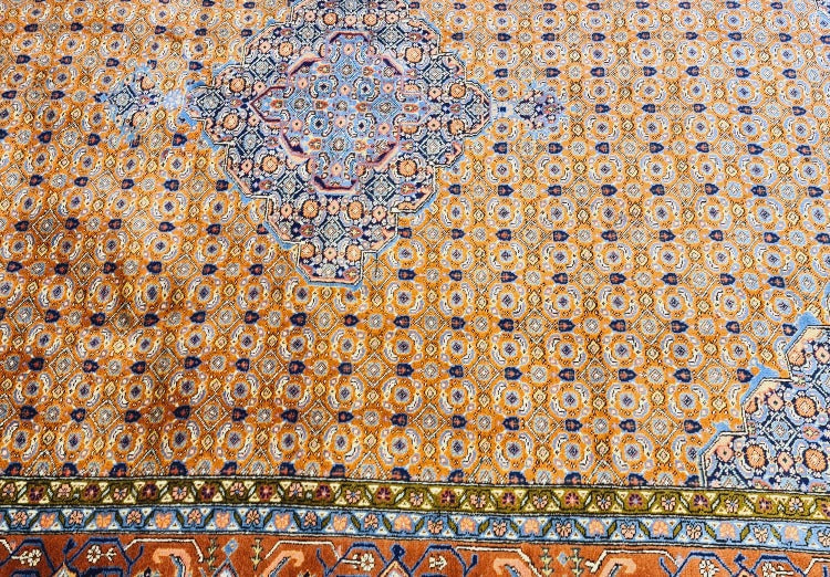 Superfine Persian Tabriz Rug Made from Pure Lamb's Wool Pile (200 X 300 CM)