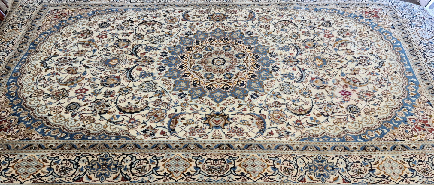 Persian Nain Rug – Attractive & Durable for High Traffic Areas (290 X 195 CM)