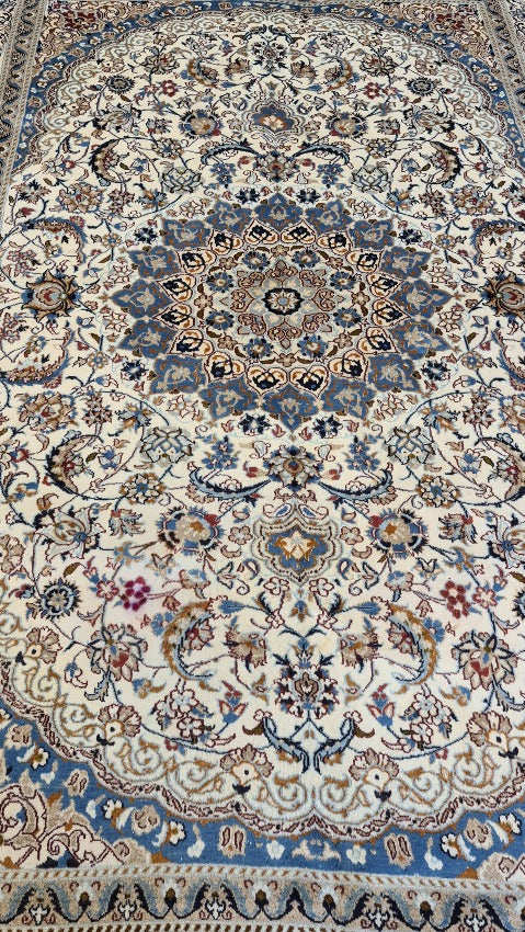 Persian Nain Rug – Attractive & Durable for High Traffic Areas (290 X 195 CM)