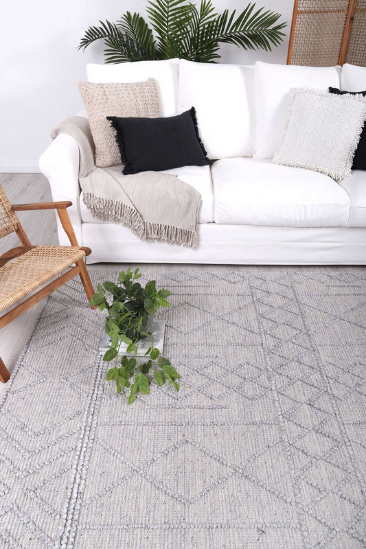 Himalaya Diamond Tribal Grey Wool Rug - /products/kaiden-diamond-tribal-grey-wool-rug