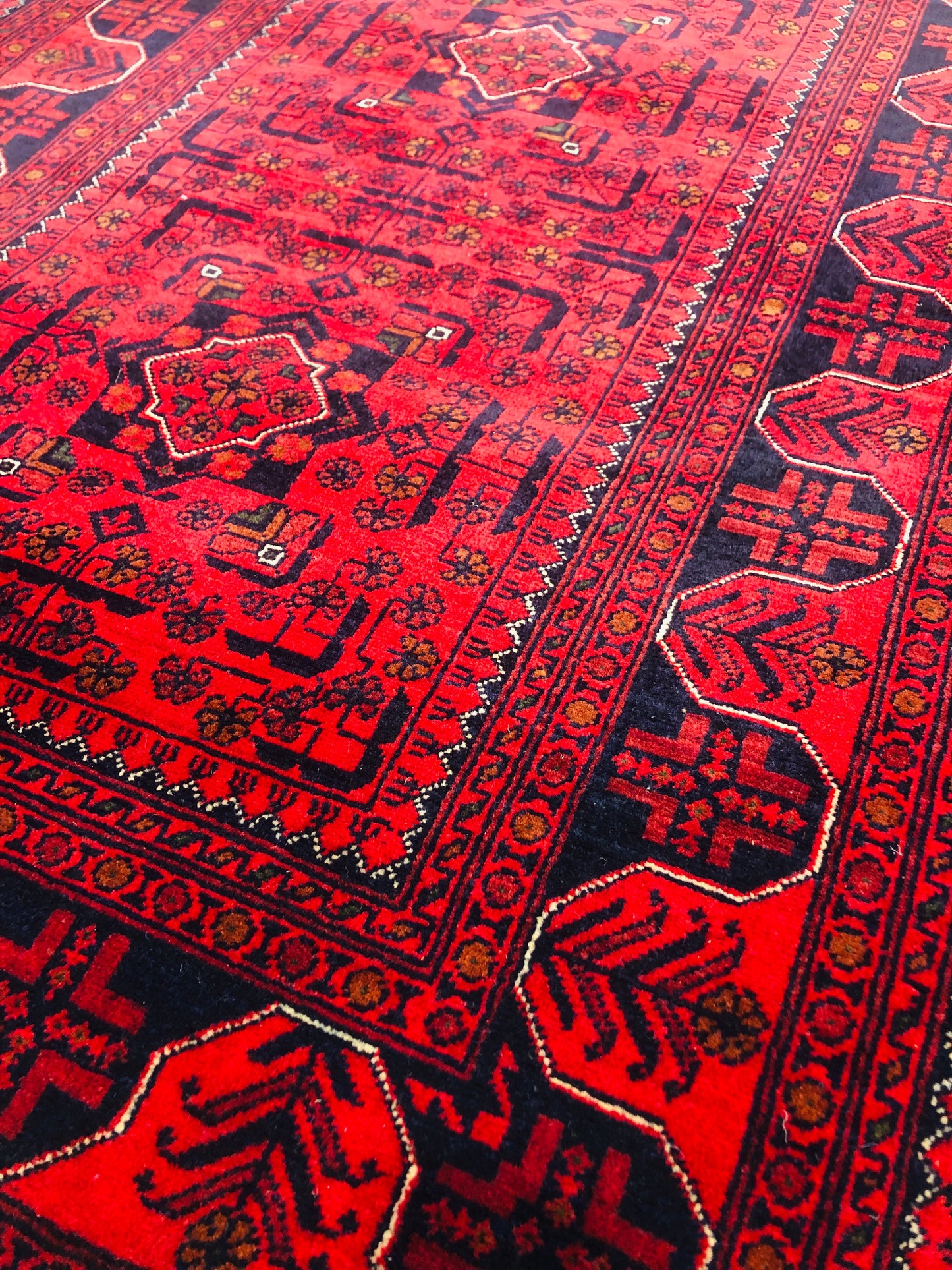 The Finest of Handmade (100 x 150 cm) – Premium Quality Rugs