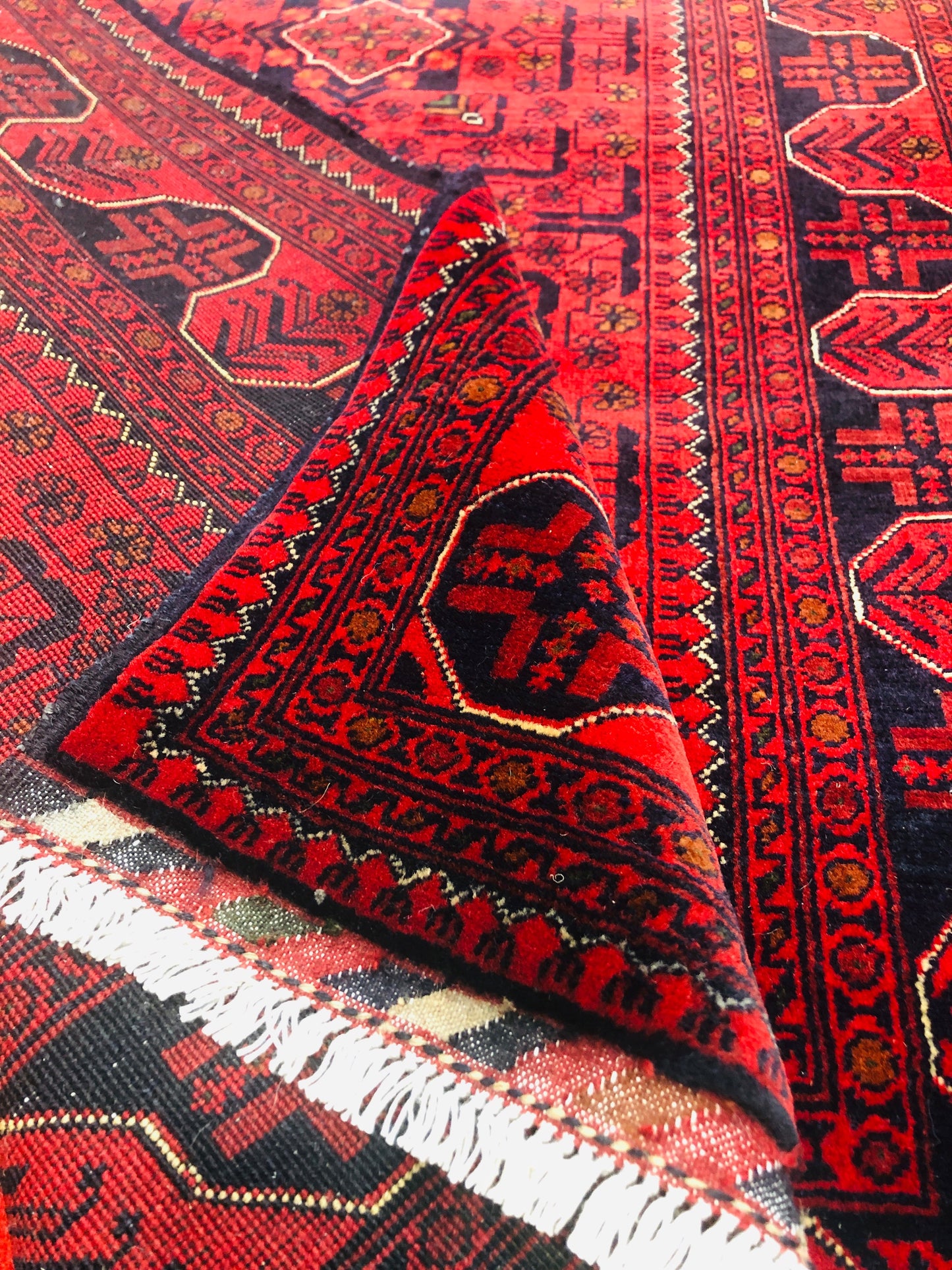 The Finest of Handmade (100 x 150 cm) – Premium Quality Rugs