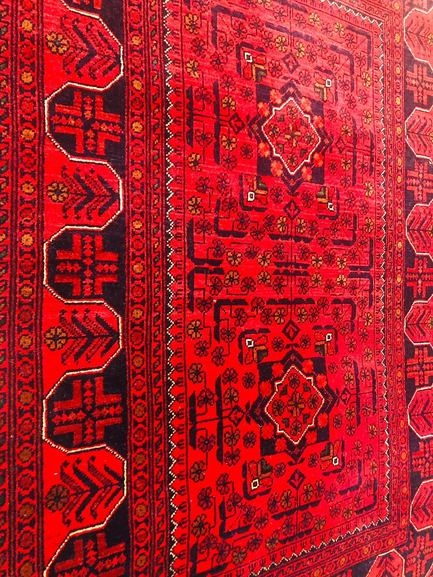 The Finest of Handmade (100 x 150 cm) – Premium Quality Rugs