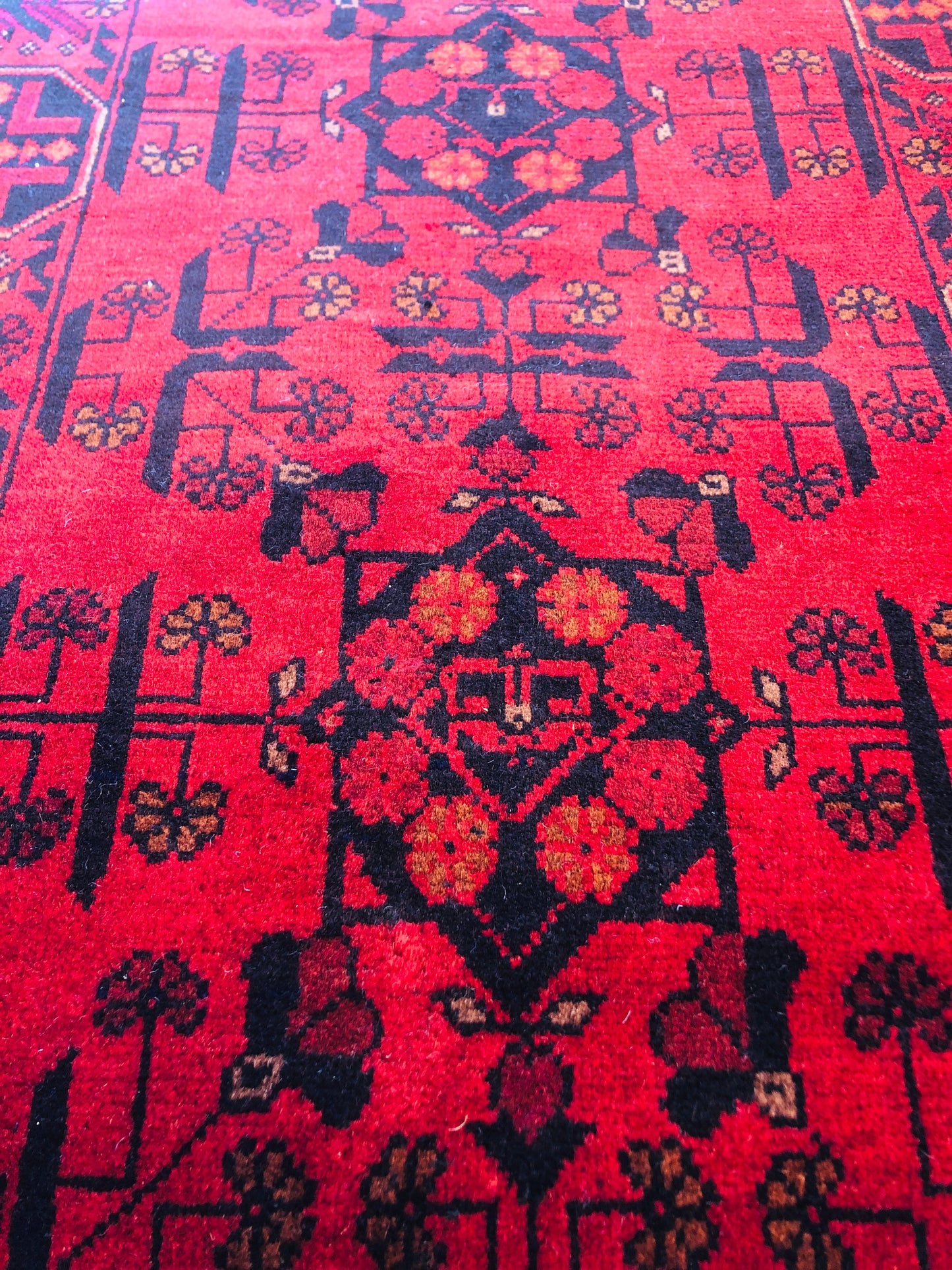 Khal Hand Knotted Contemporary Rug with Unique Design (125 X 78 cm)