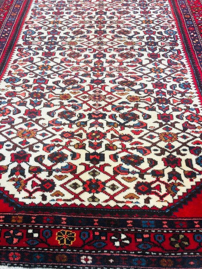 Elegant Persian Traditional Zanjan Rugs (108 x 153 cm)
