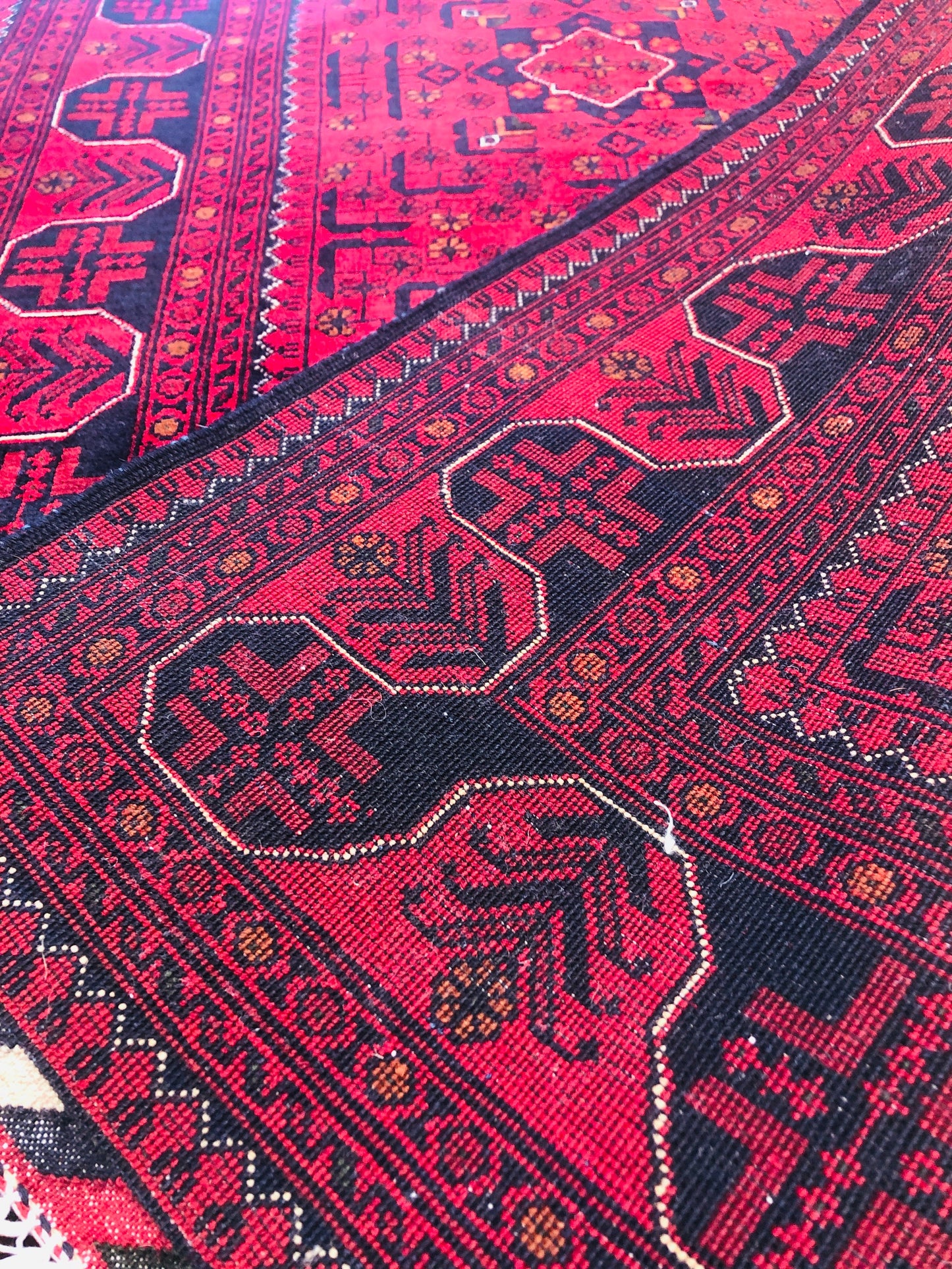 Beautiful and Durable Kundoz Rug for Home Decor (100 x 150 cm)