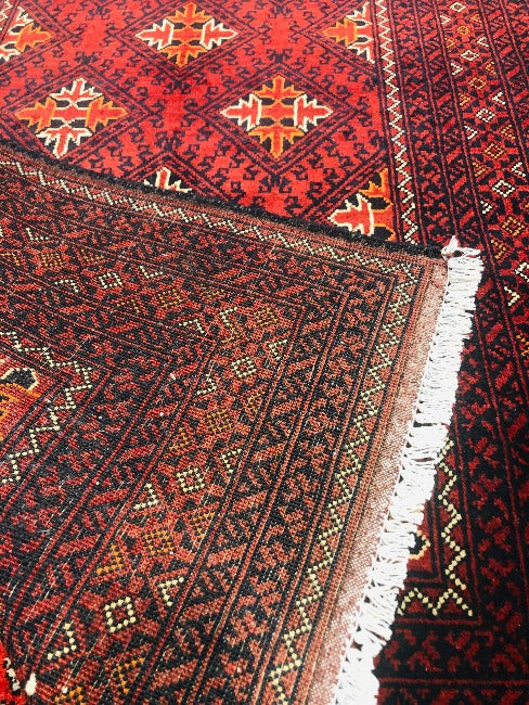 Handmade Woven Rug with 3 Months Weaving Craftsmanship (95x150cm)