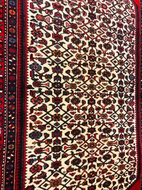 Elegant Persian Traditional Zanjan Rugs (108 x 153 cm)
