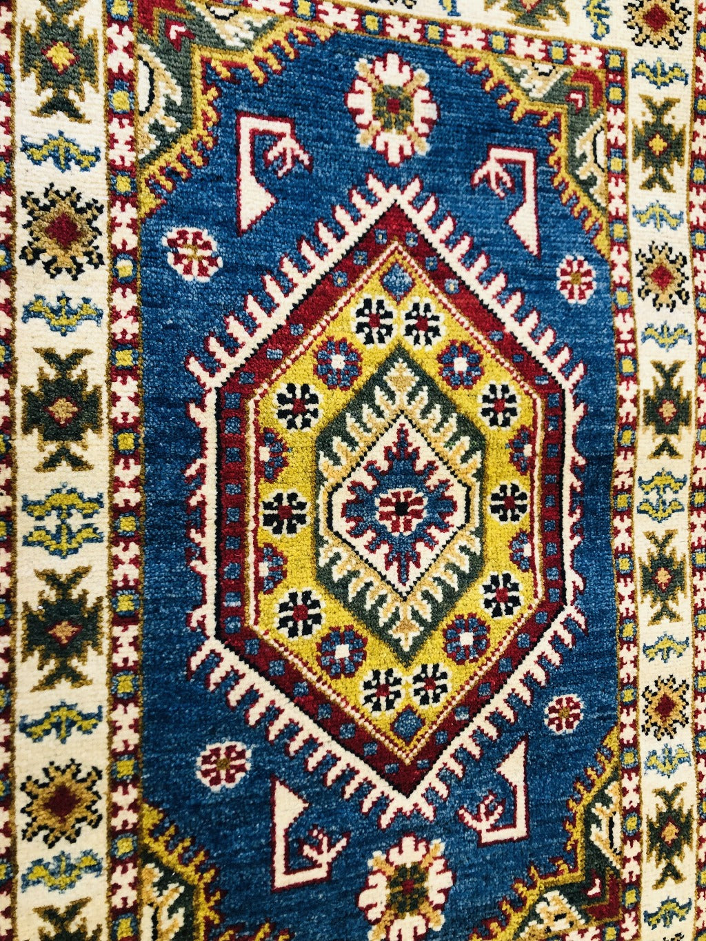 Hand-knotted Durable Chubi Rugs (90 X 60 cm)