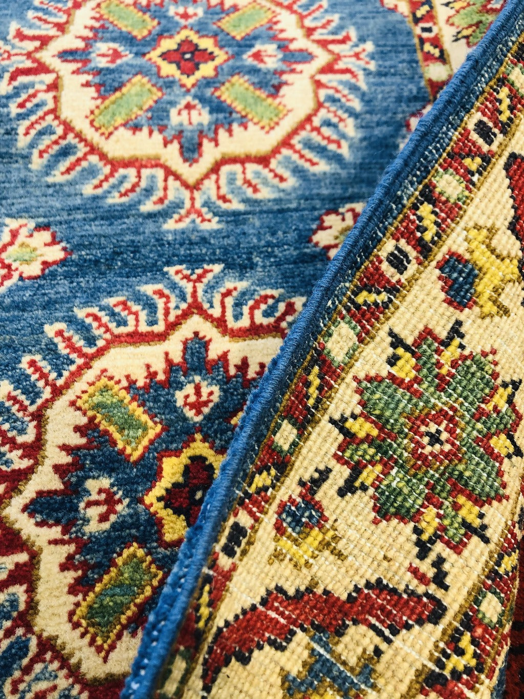Hand-knotted Durable Chubi Rugs (90 X 60 cm)
