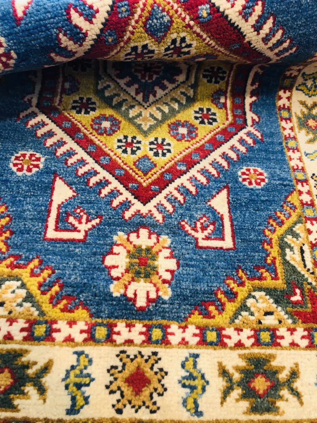 Hand-knotted Durable Chubi Rugs (90 X 60 cm)