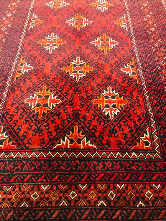 Handmade Woven Rug with 3 Months Weaving Craftsmanship (95x150cm)