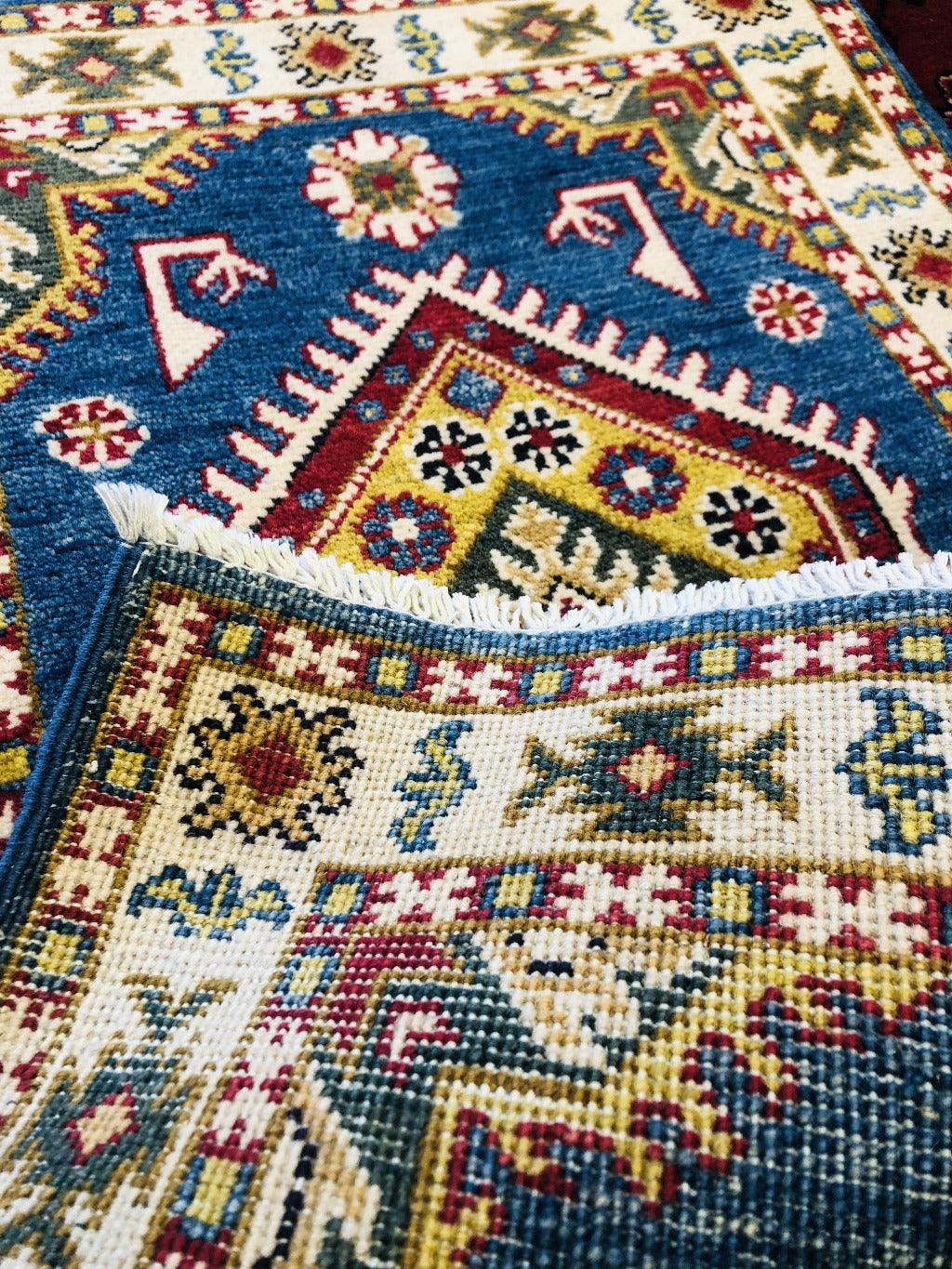 Hand-knotted Durable Chubi Rugs (90 X 60 cm)