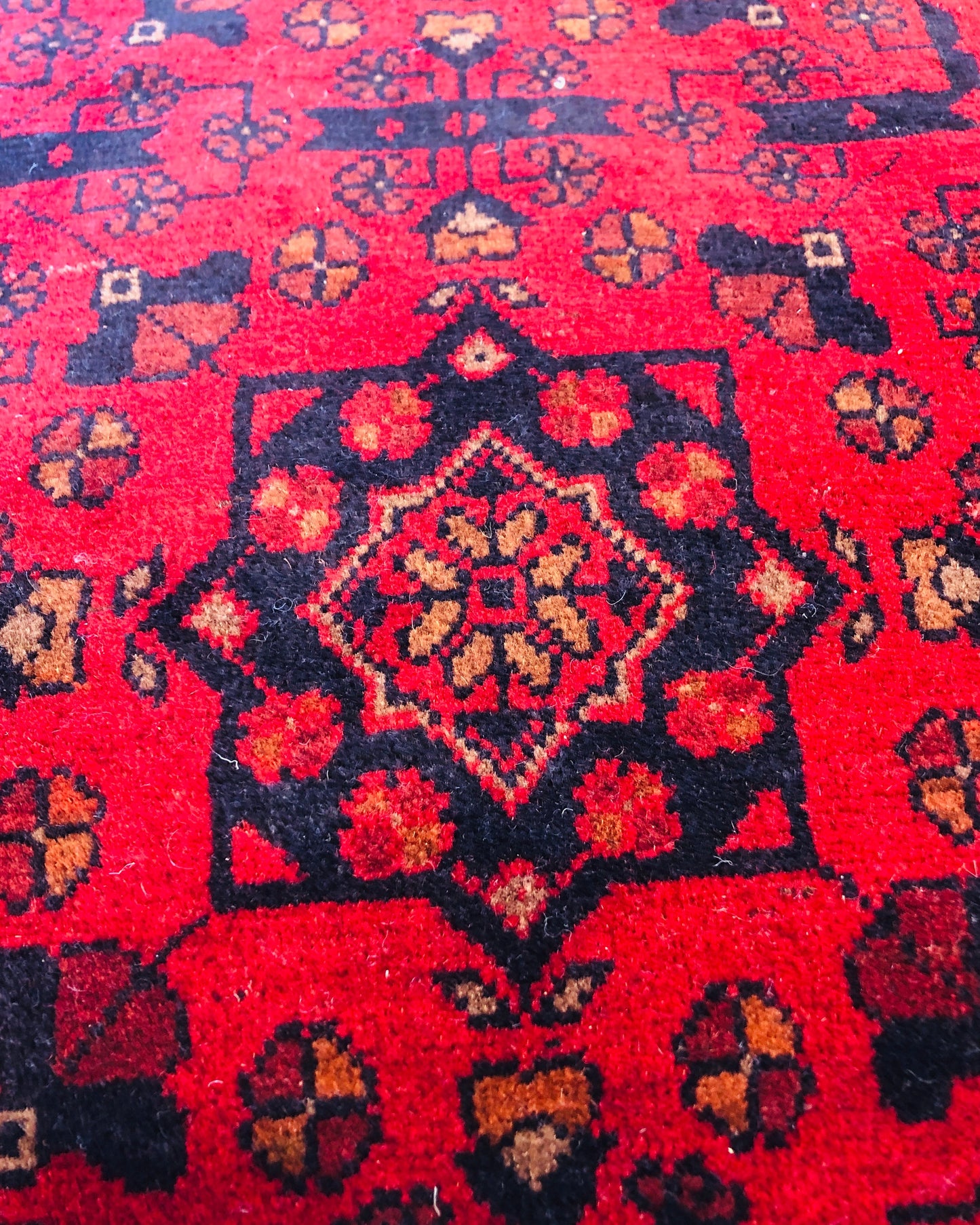 Khal Handmade Persian Rug with Intricate Patterns (130 x 80 cm)