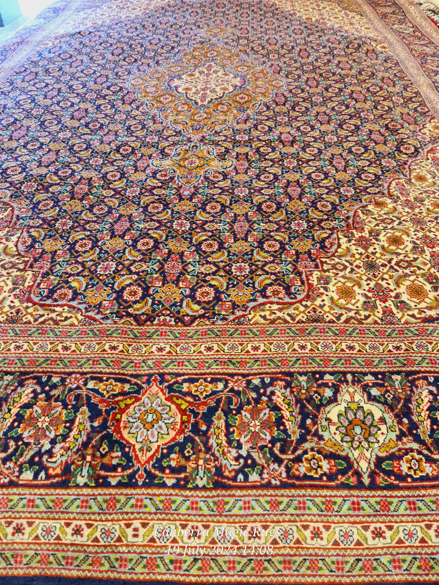Persian Fish Design (MAHI) Handmade Wool Rug (200 X 300 CM)