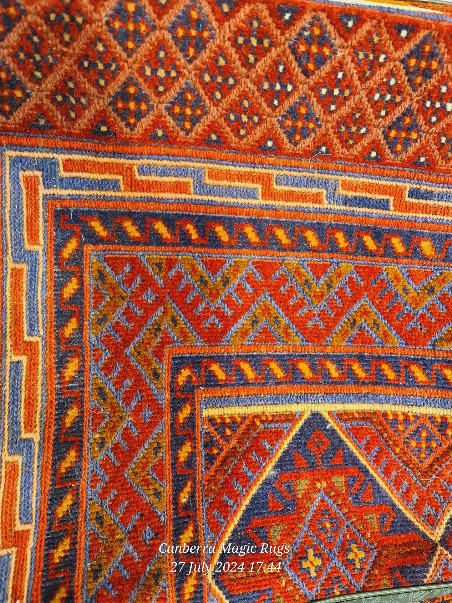 100% Wool Hand Knotted Made in Afghanistan (40 x 40 cm)