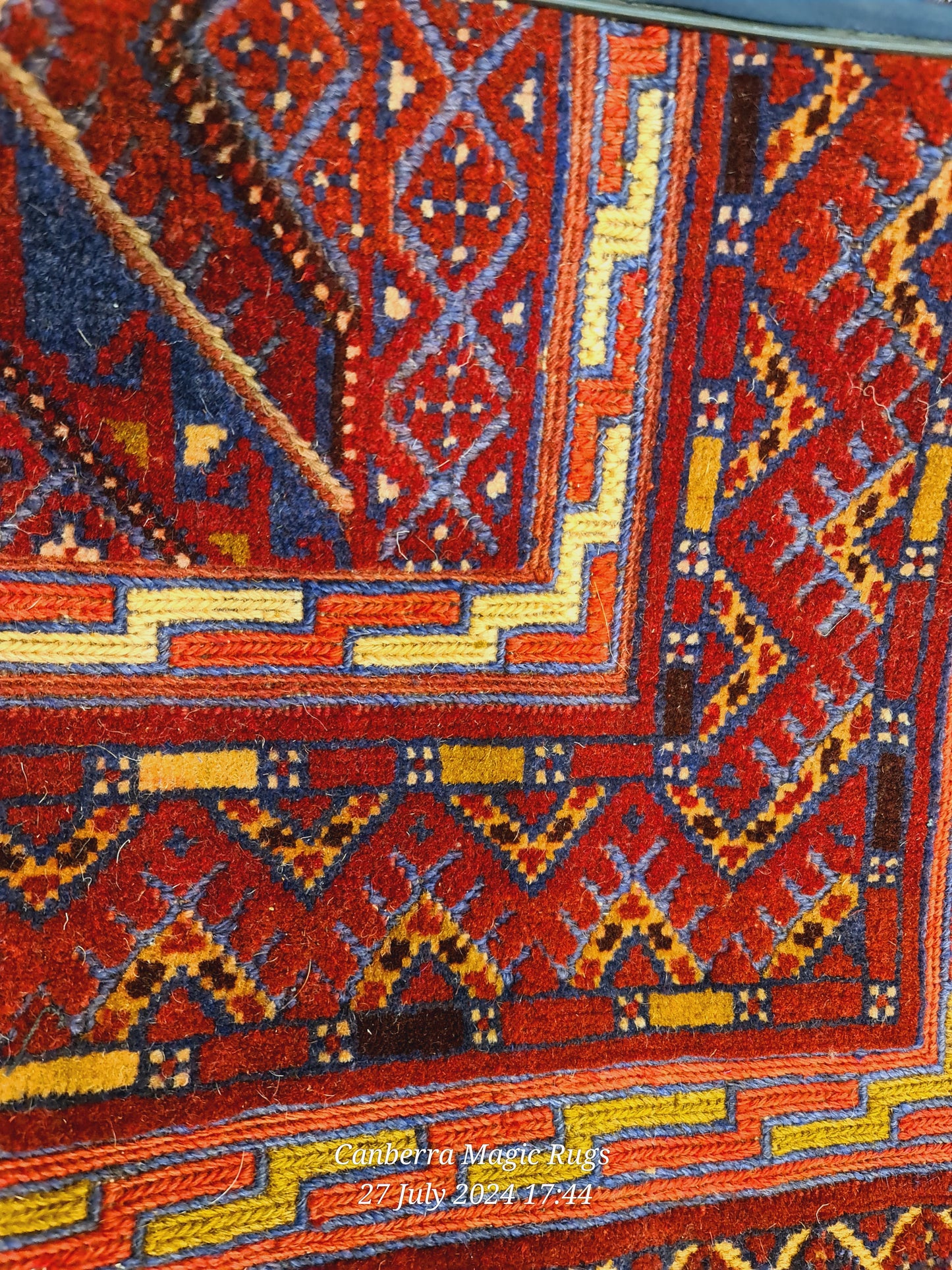 100% Wool Hand Knotted Made in Afghanistan (40 x 40 cm)