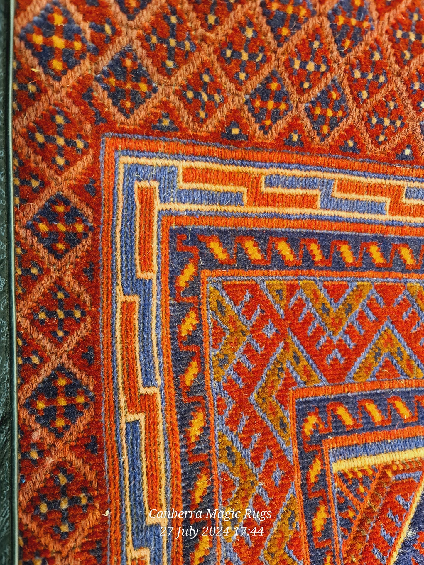 100% Wool Hand Knotted Made in Afghanistan (40 x 40 cm)