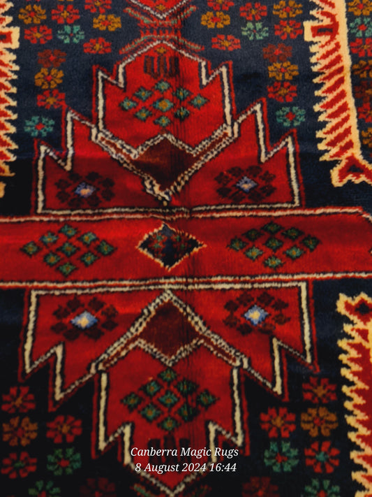 Authentic Handmade Rugs OnlineLatch-hook diamonds and hexagons (105x197 CM) - /products/authentic-handmade-rugs-online-120-x-195-cm