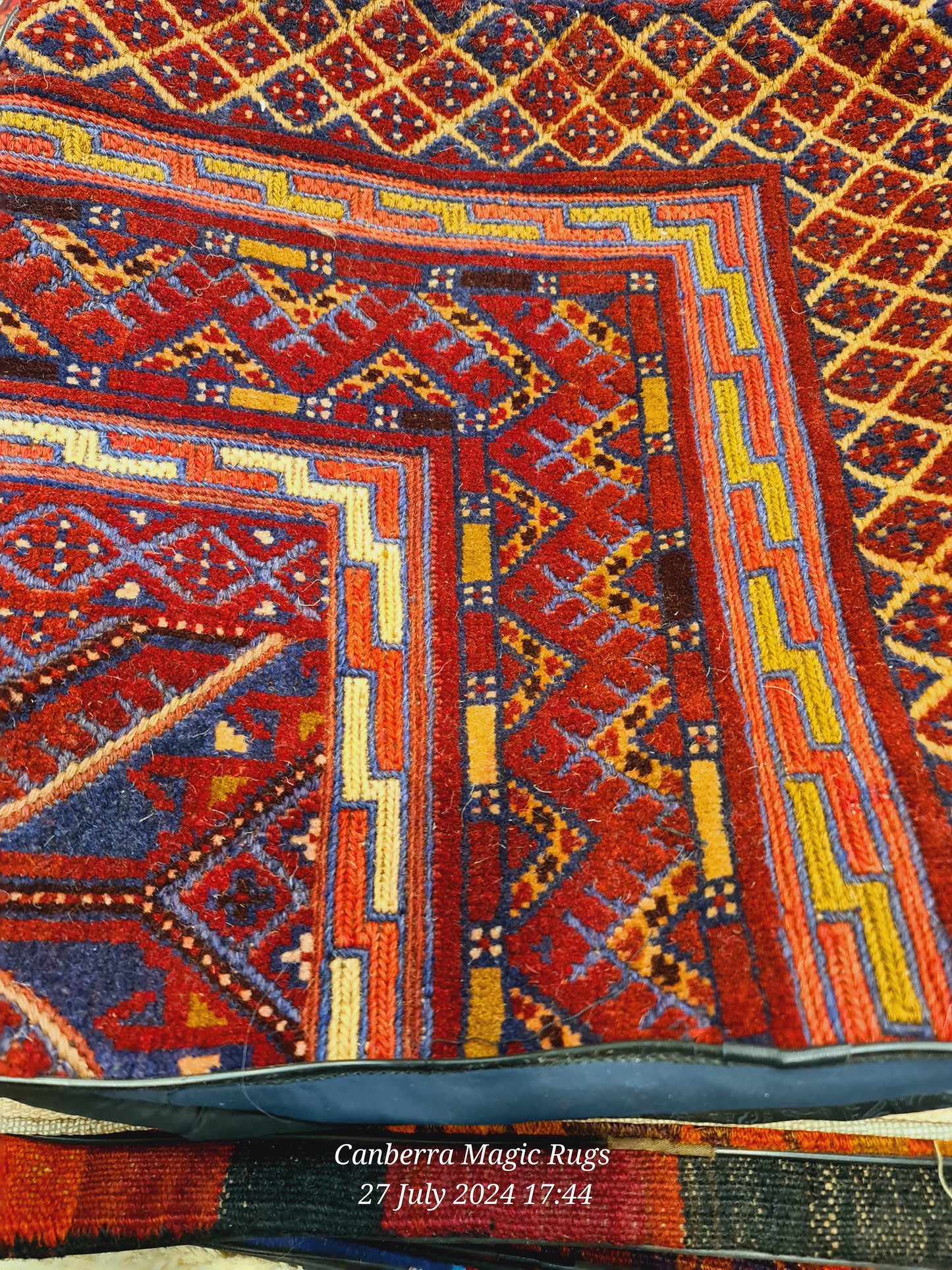 100% Wool Hand Knotted Made in Afghanistan (40 x 40 cm)