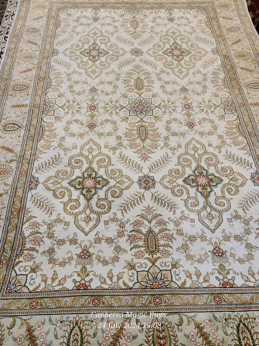 Beautiful Silk on Silk 21x21 Knotted Rug (125 x 195 cm) – Magic Rugs - /products/affordable-designer-rugs-canberra-125-x-195-cm