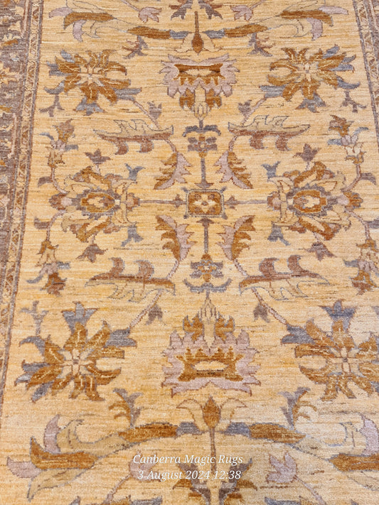 This beautiful Handmade Chubi rug is made from natural Wool pile and vegetable dyesThis beautiful Handmade Chubi rug is made from natural Wool pile and vegetable dyes - /products/natural-chubi-rugs-online