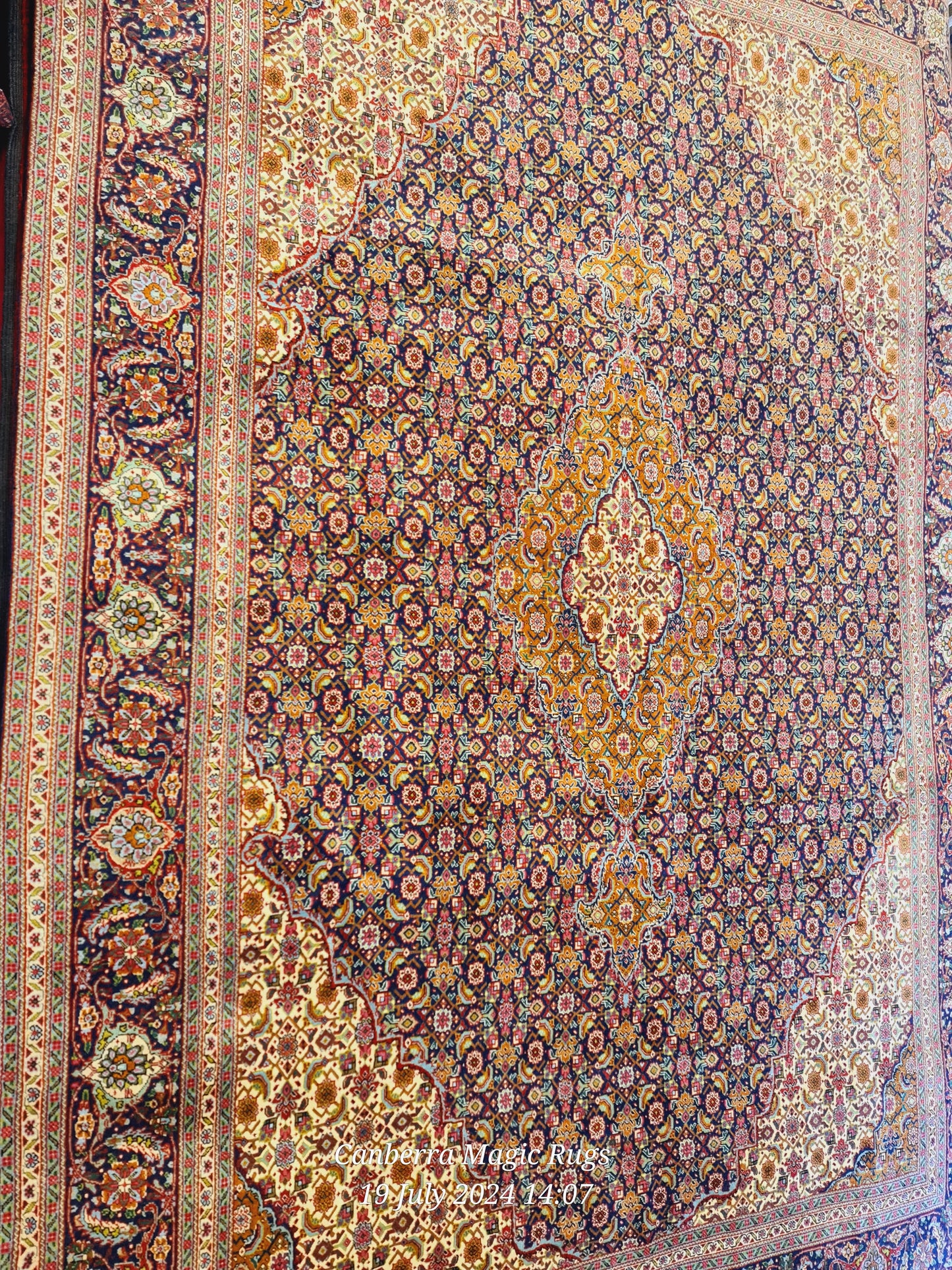 Persian Fish Design (MAHI) Handmade Wool Rug (200 X 300 CM)