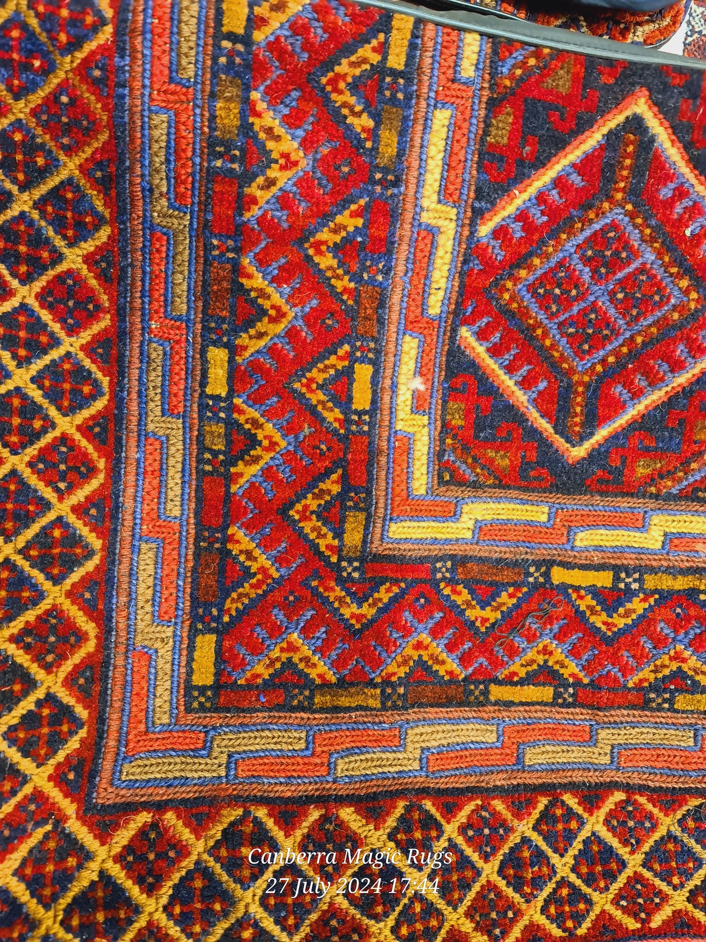 100% Wool Hand Knotted Made in Afghanistan (40 x 40 cm)