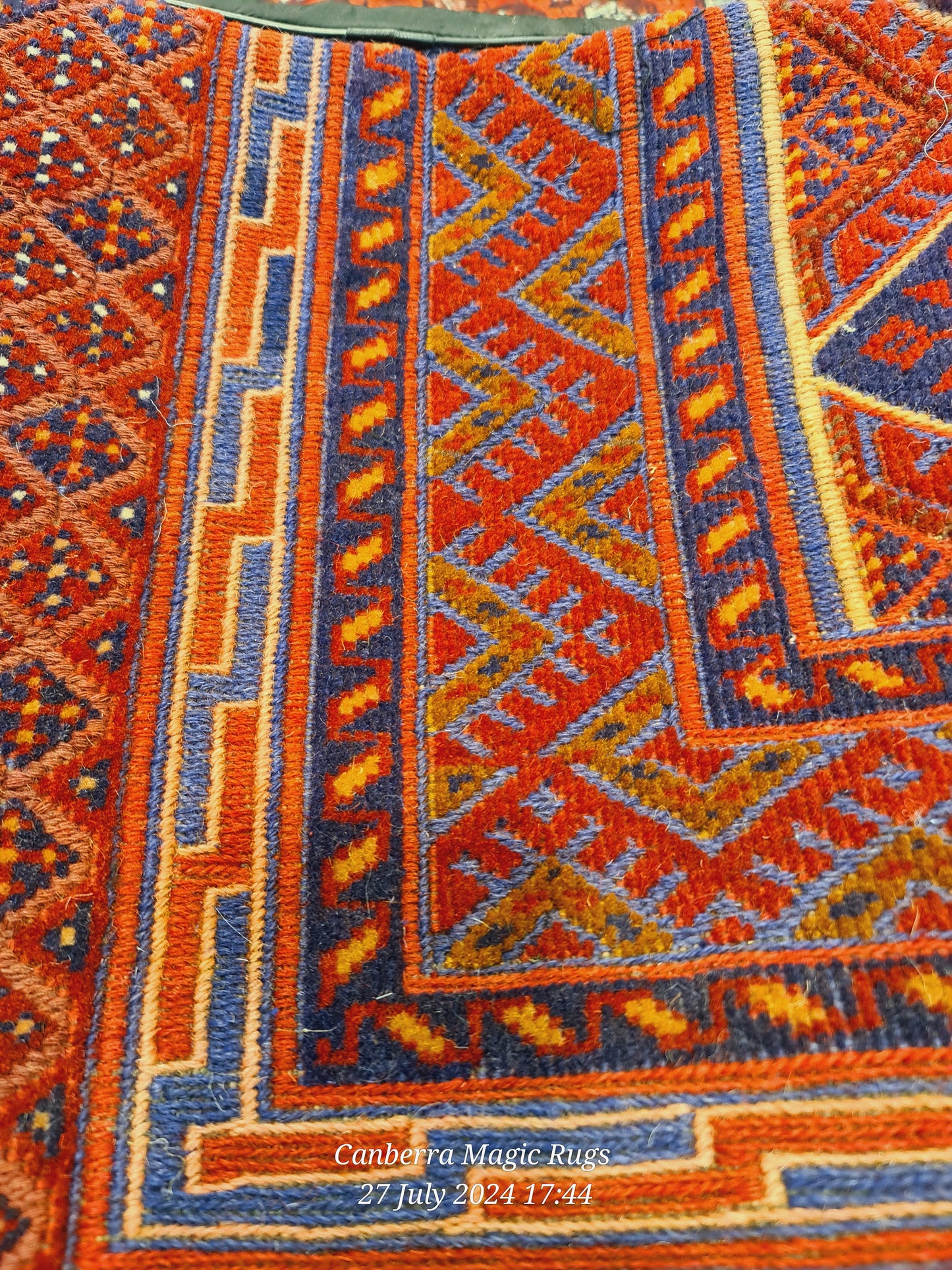 100% Wool Hand Knotted Made in Afghanistan (40 x 40 cm)