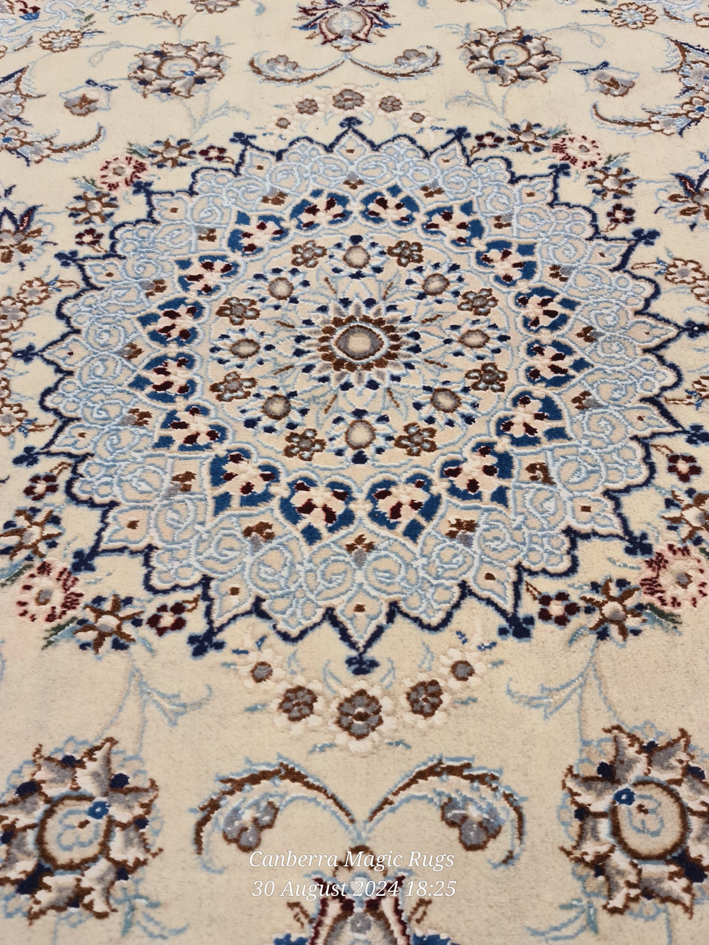 Persian Nain Wool & Silk Rug (65 X 125 CM)