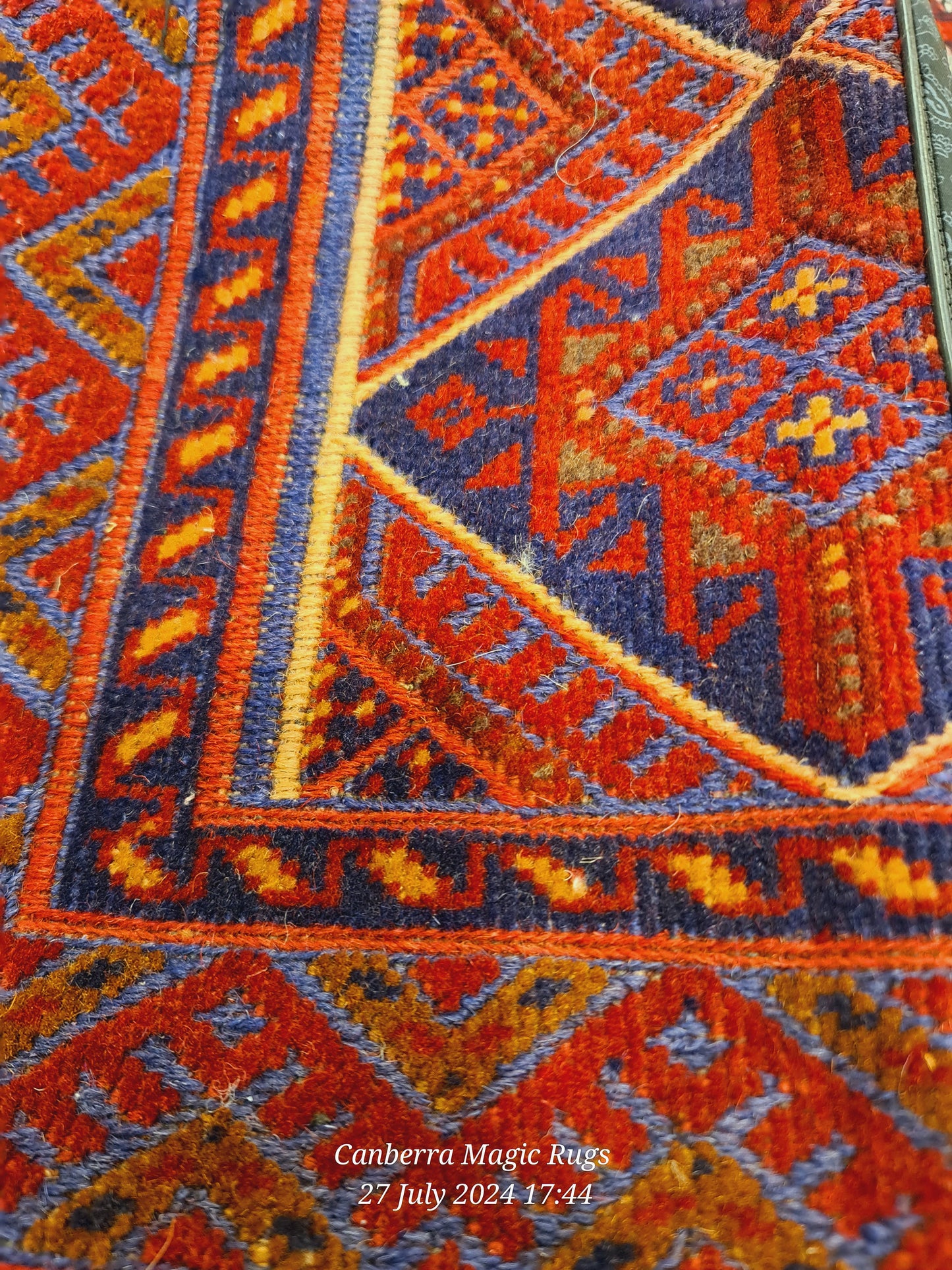 100% Wool Hand Knotted Made in Afghanistan (40 x 40 cm)
