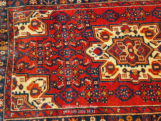 Handwoven Traditional Persian Rug Classic Design (160 x 230 cm) - /products/handwoven-traditional-persian-classic-design-rug-160x230-cm