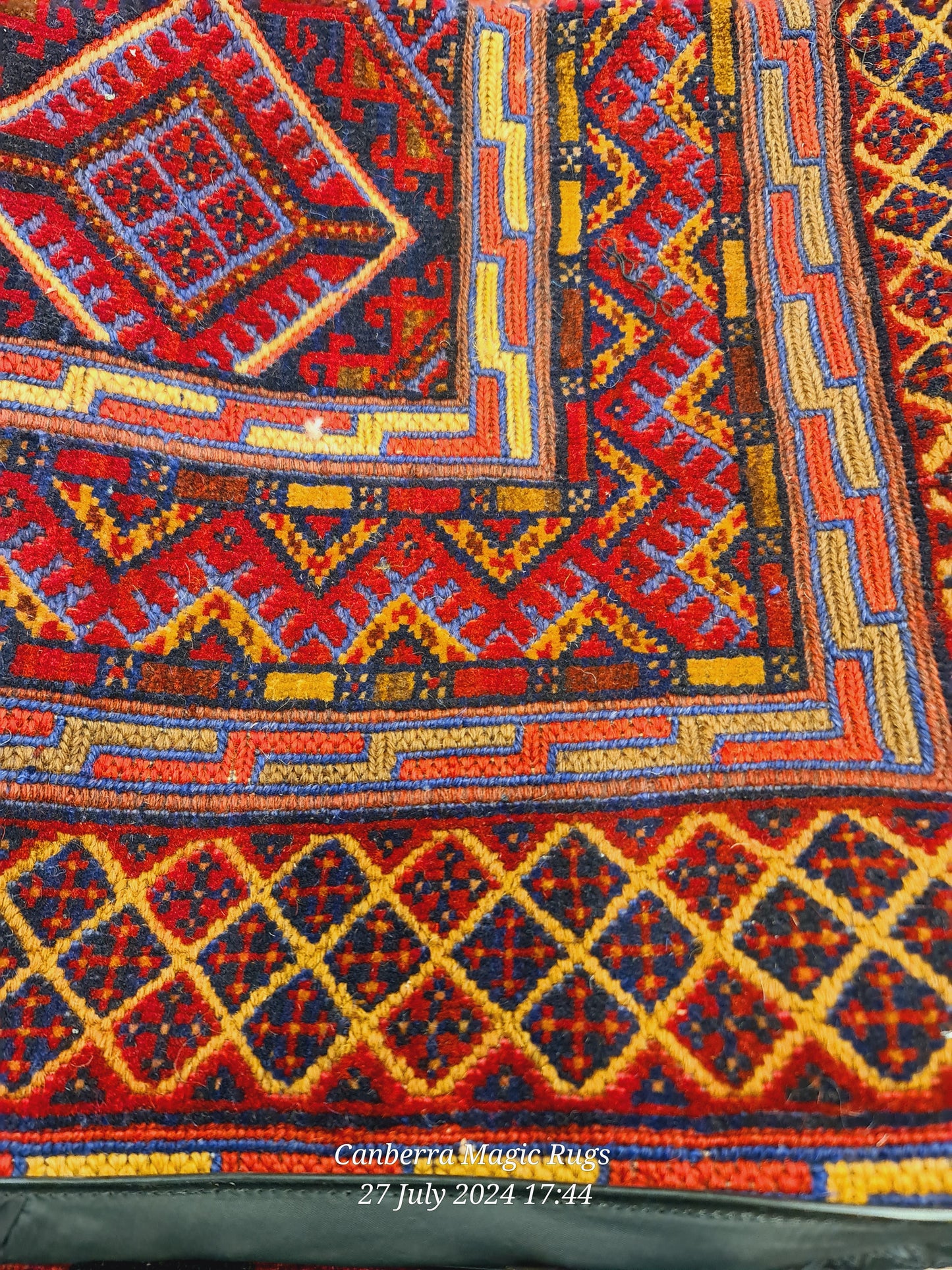 100% Wool Hand Knotted Made in Afghanistan (40 x 40 cm)