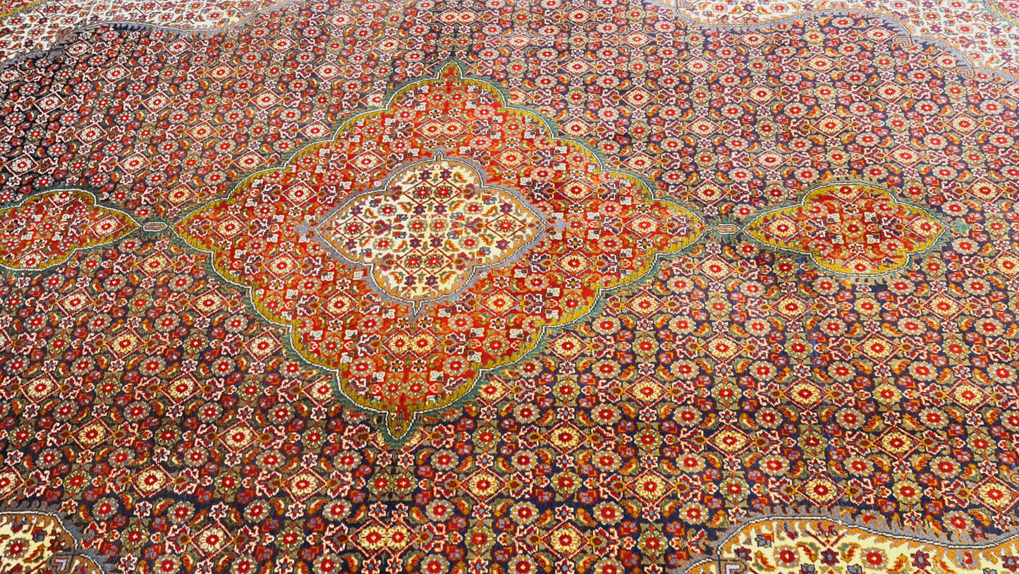 Superfine Persian Tabriz Rug made from pure Lamb's Wool pile