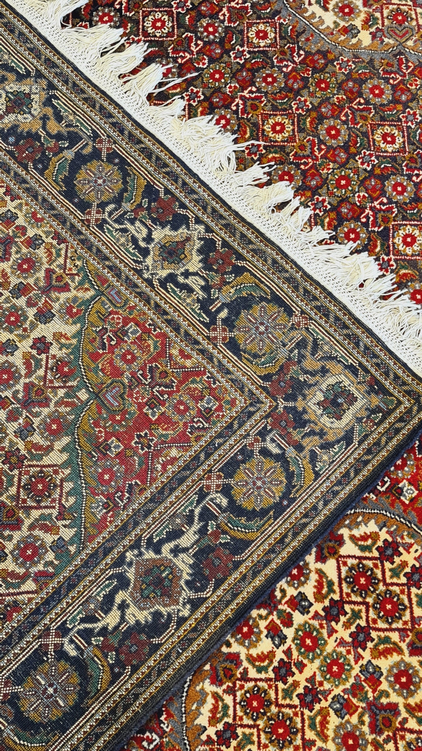 Superfine Persian Tabriz Rug made from pure Lamb's Wool pile