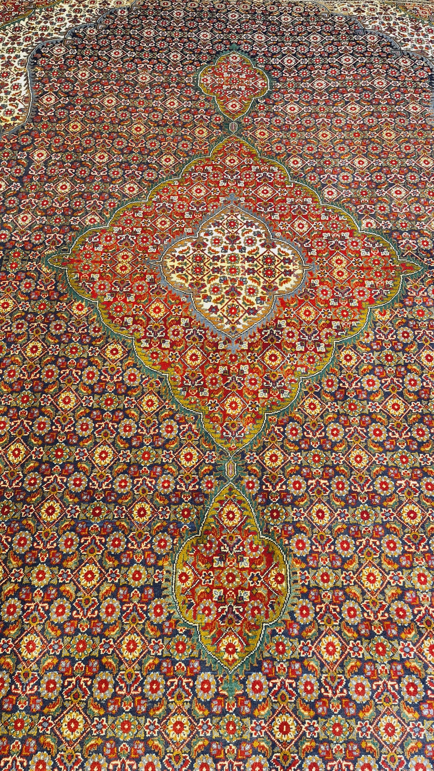 Superfine Persian Tabriz Rug made from pure Lamb's Wool pile