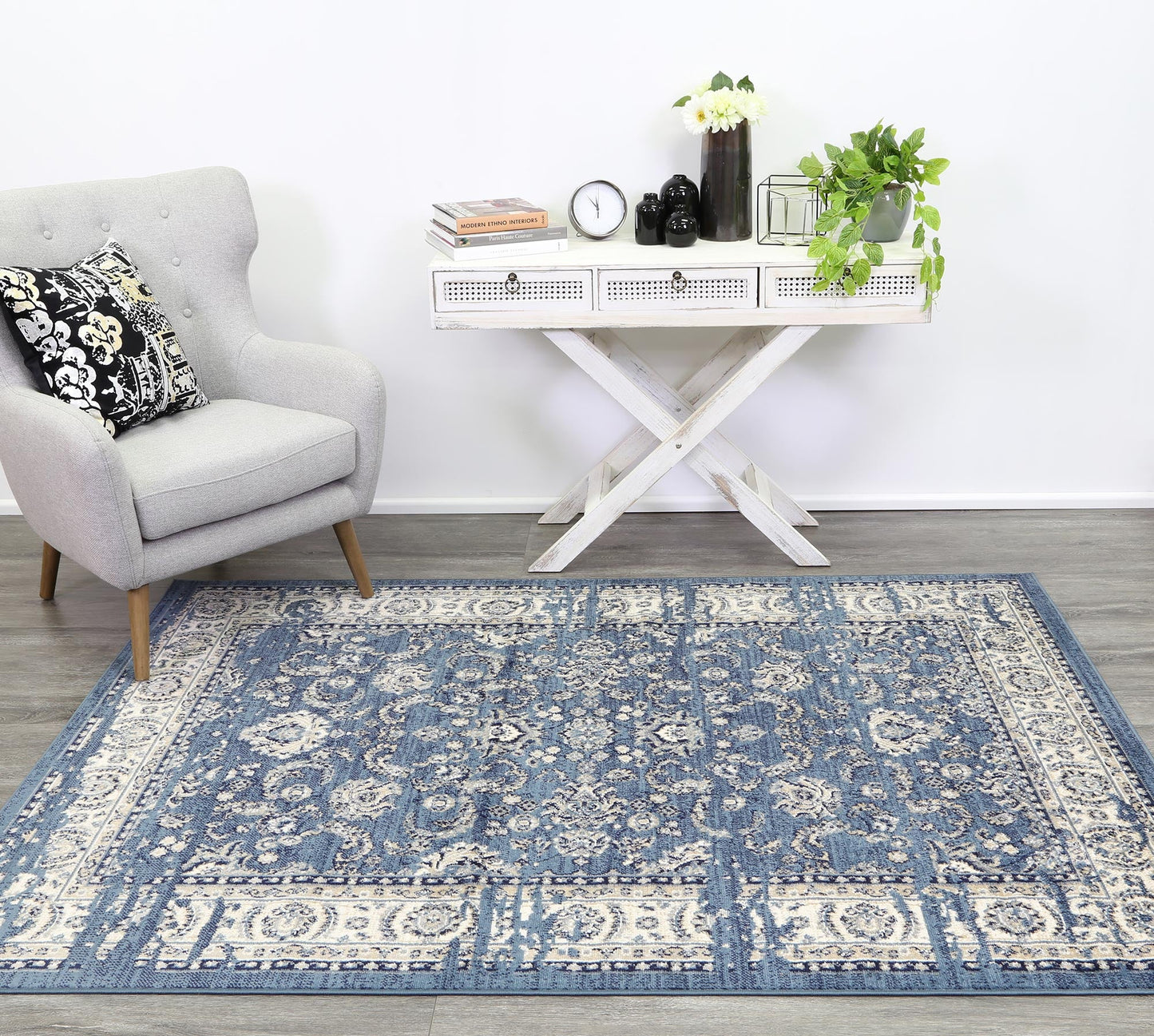 Arya Ziegler Distressed Navy Rug