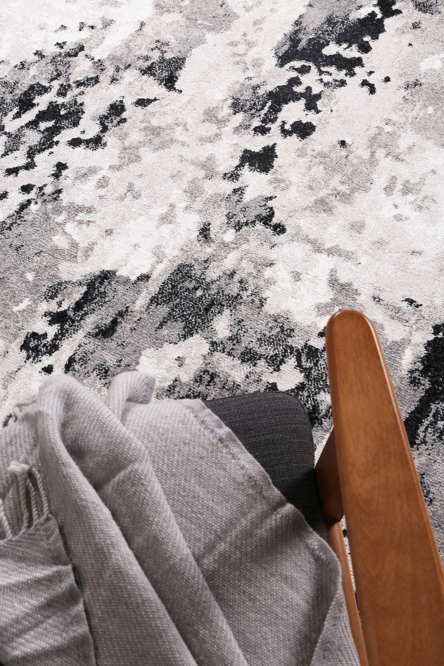 Bergen Abstract Black and Grey Rug