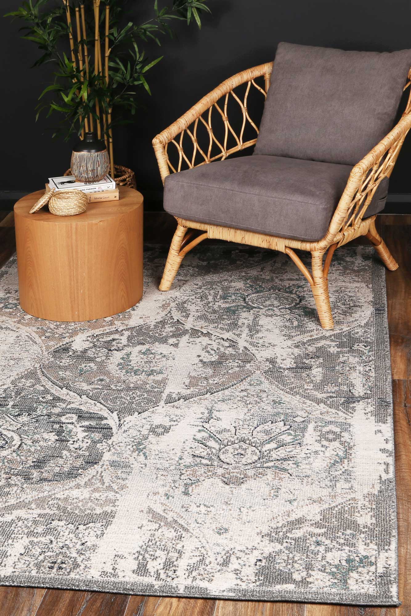 Brisbane Lantern Grey Rug