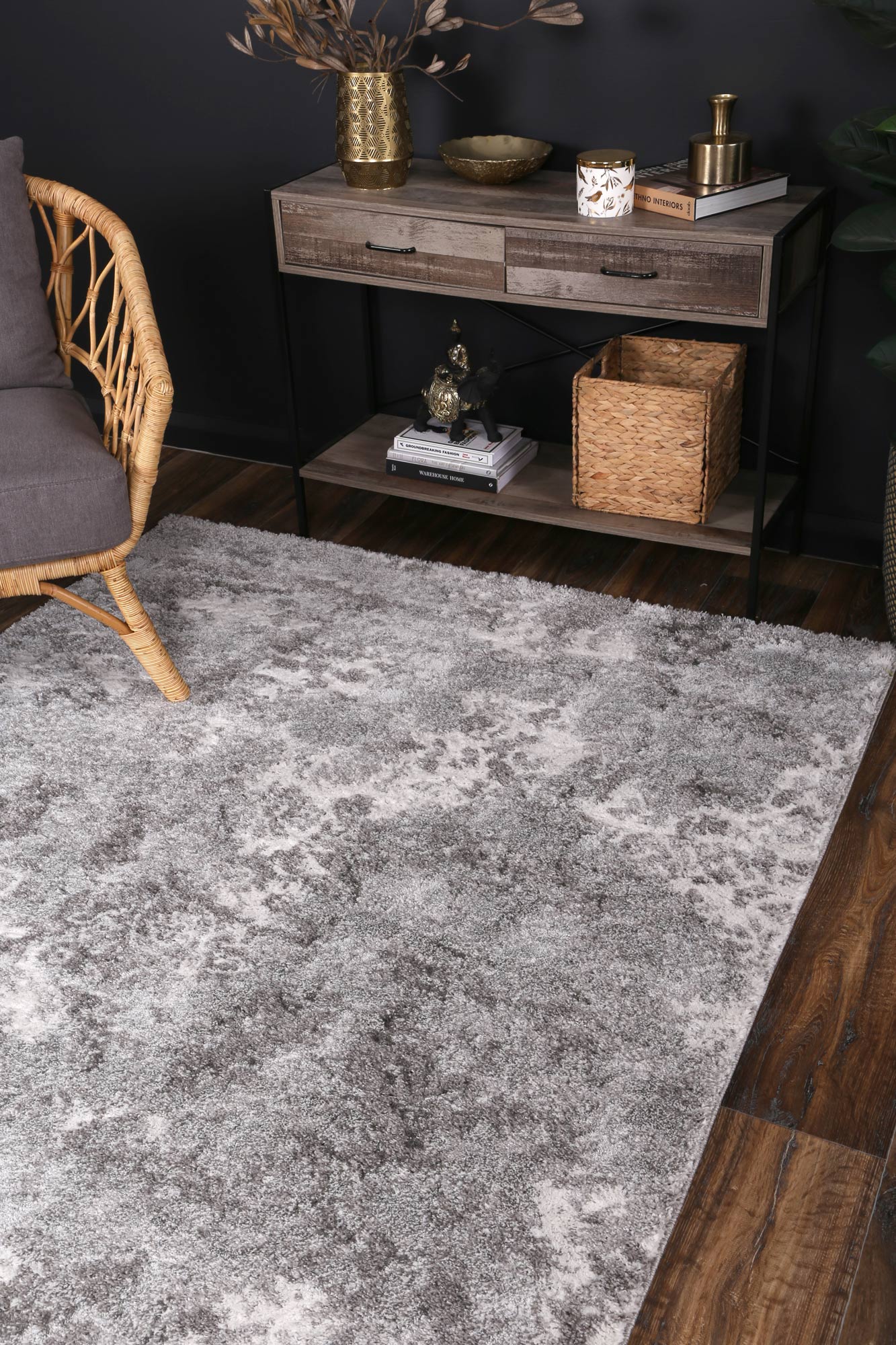 Century Vipsanius Grey Plush Rug