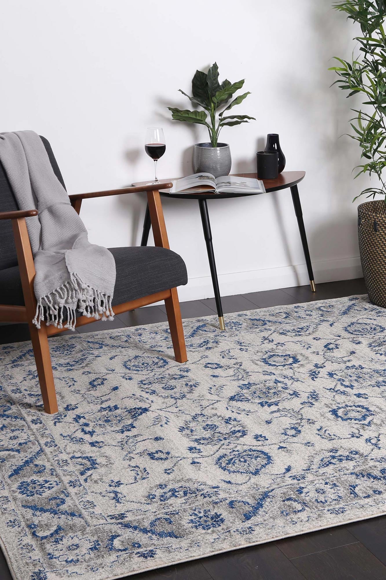 Delicate Cassandra Blue & Ivory Rug