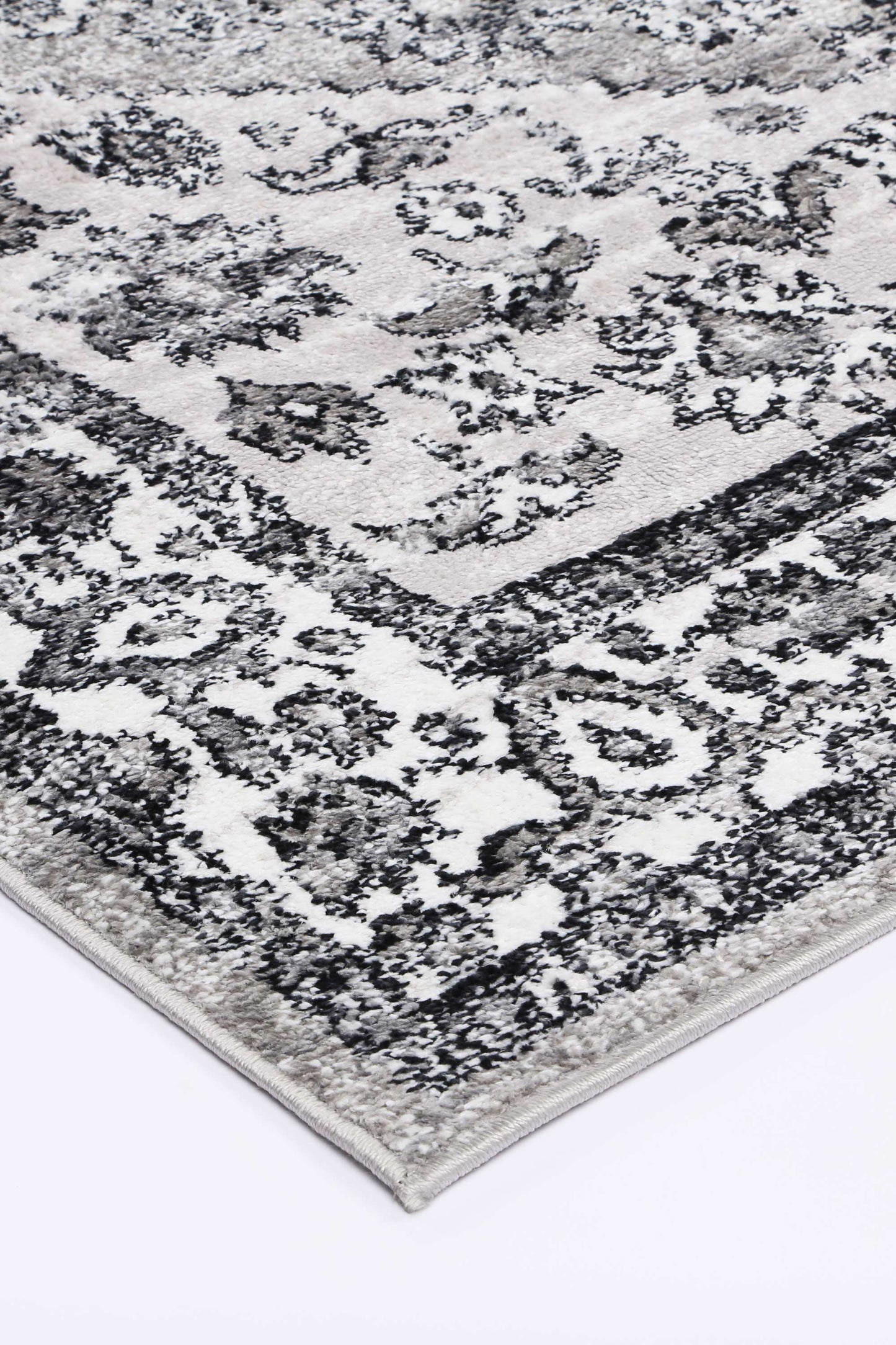 Estate Safra Traditional Grey Rug