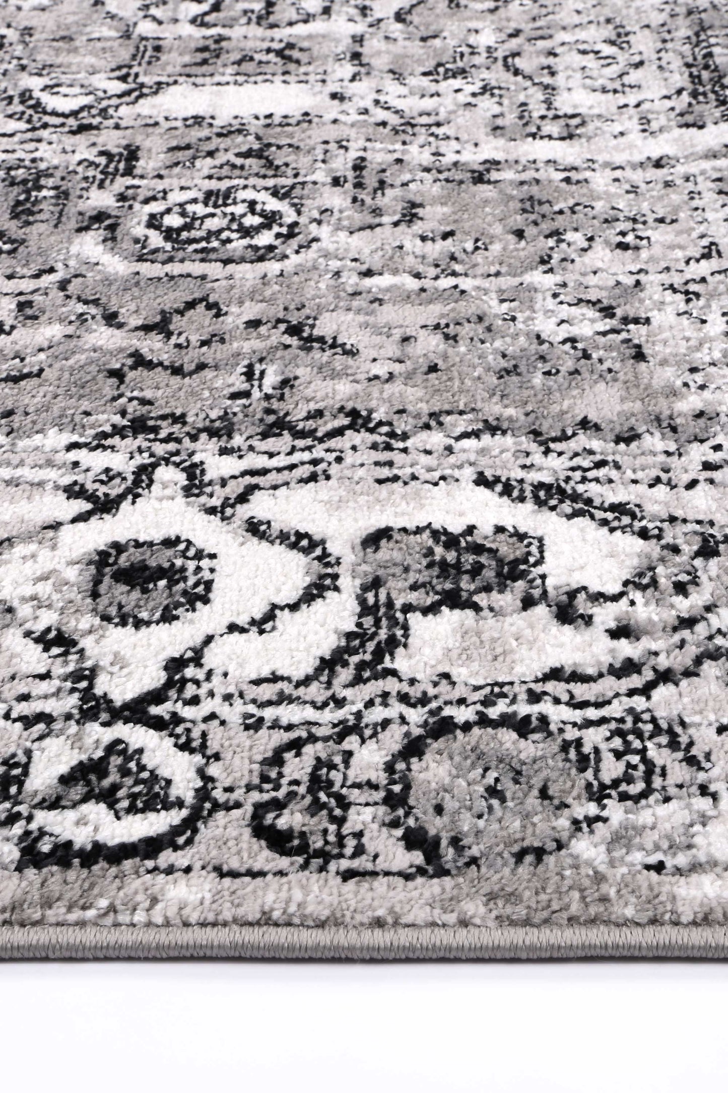 Estate Vatuvara Traditional Grey Rug