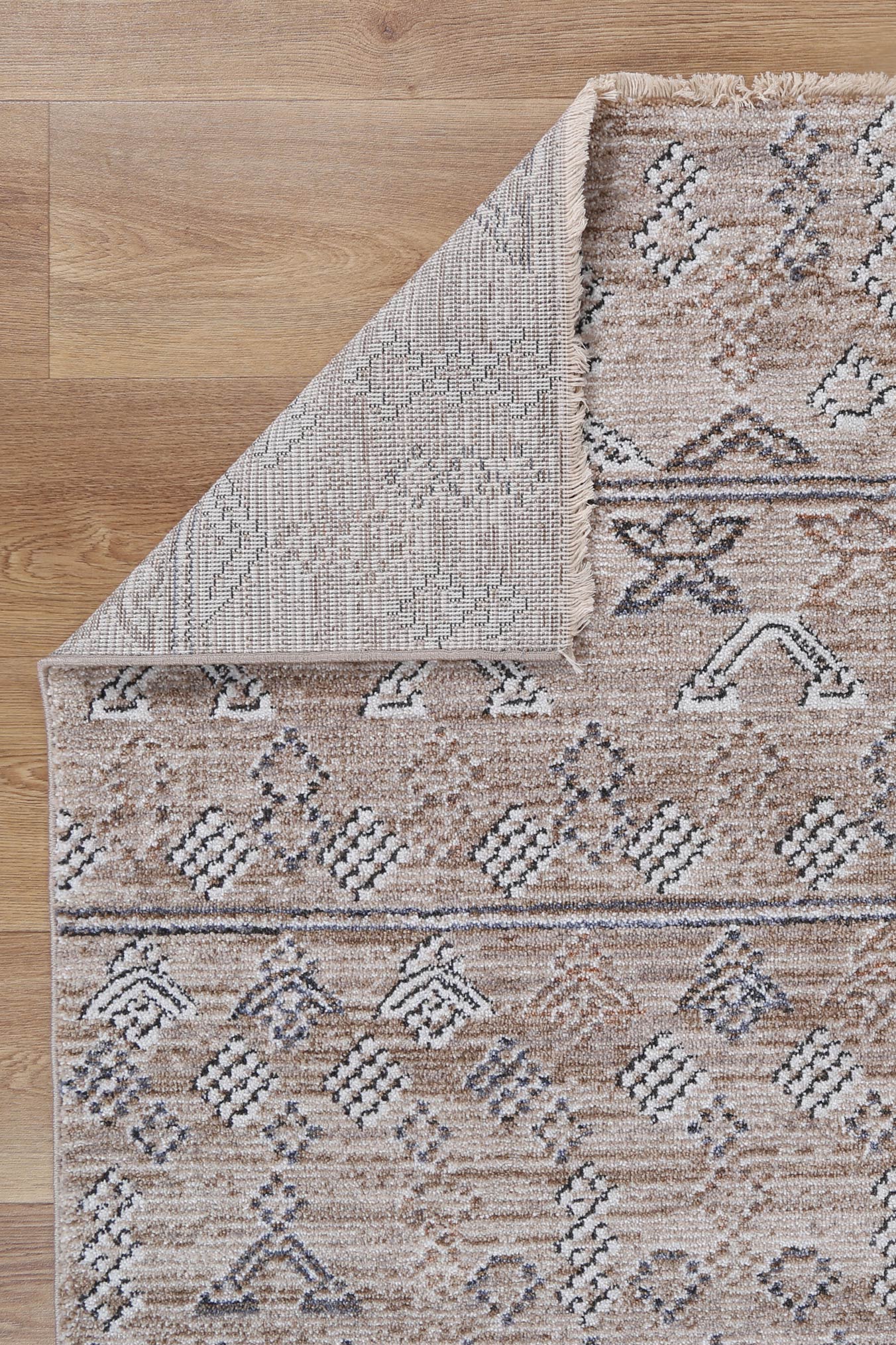 Melbourne Sivas Ash Tribal Soft Rug