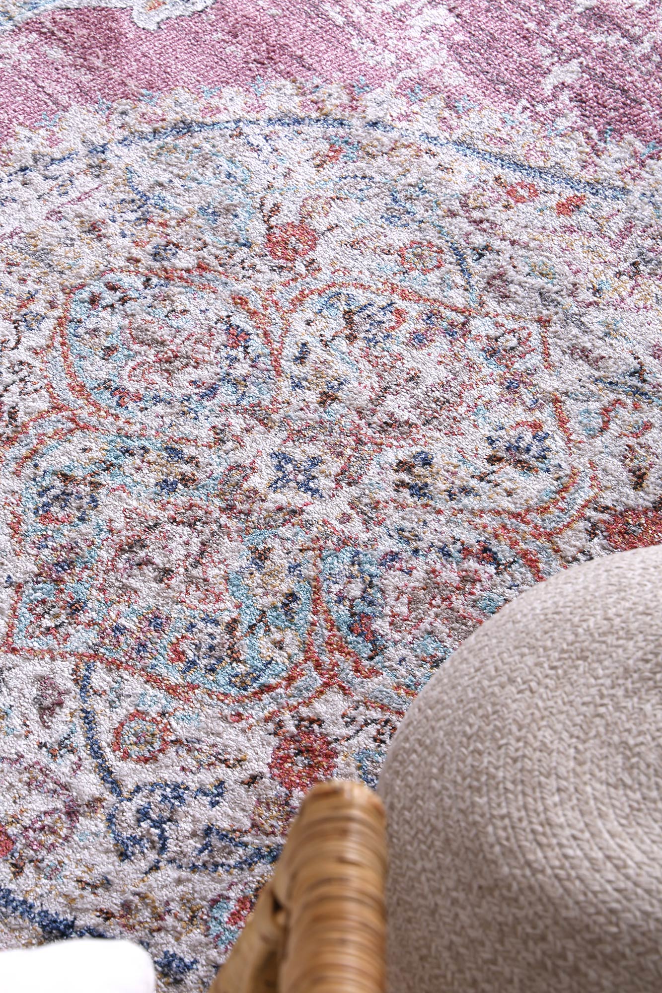 Salsa Hollow Medalion Transitional Blush Rug