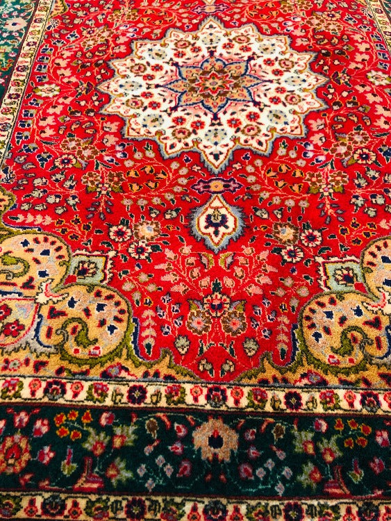 Fantastic handmade hand knotted fine Persian Tabriz