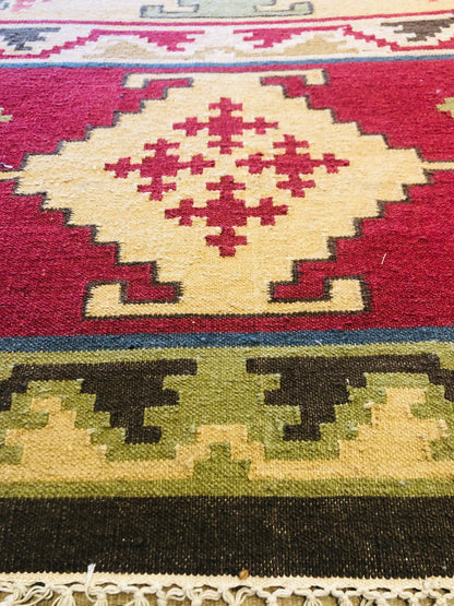 This Kilims are known for it's geometrical patterns