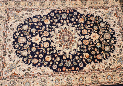 Elegant Floral Medallion Handmade Persian Rug with Ivory Border (140 x 220 cm)